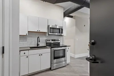 409 Main St #2B 1