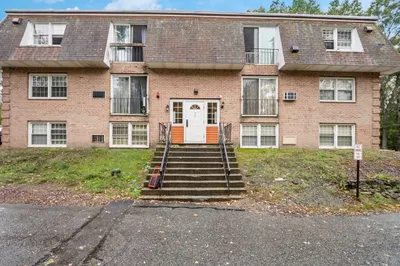 82 Boylston Ln #16