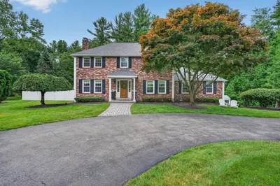 10 Lillian Drive