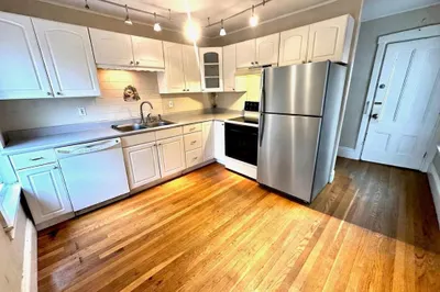 6 Grant St #2 1
