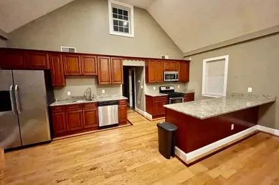 2a Lorenzo St #2