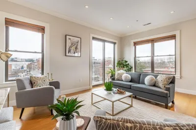 88 B St #302