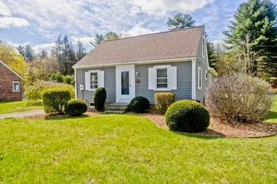 289 Holyoke Rd 1