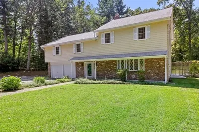 15 Woodridge Rd