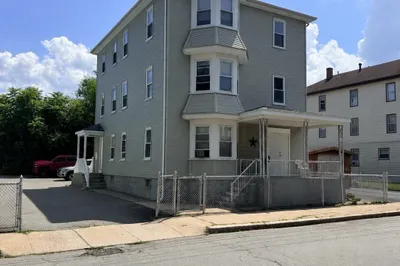 552 Alden St 1