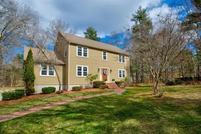 9 Benjamin Dr 1