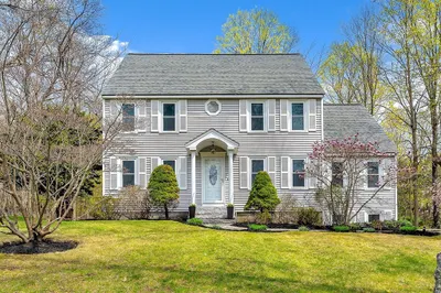 3 Macleod Ln