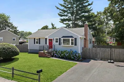 33 Bartlett Rd