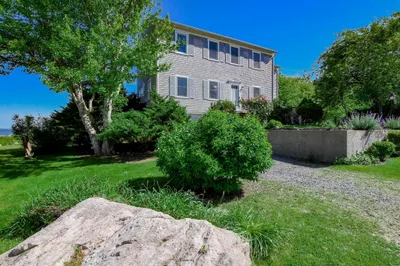 16 Bass Point Road 1