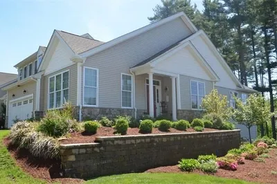 58 Pondside Dr #49