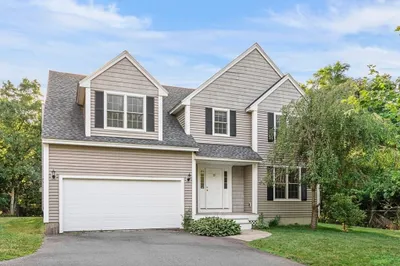 25 Upland Rd