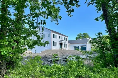 127 Nobscot Dr 1