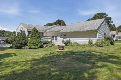 92 Applewood Drive 1