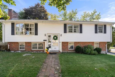 32 Oak Ridge Cir
