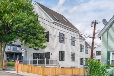 60 Franklin St #2 1