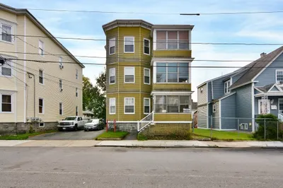 32-34 Dracut St