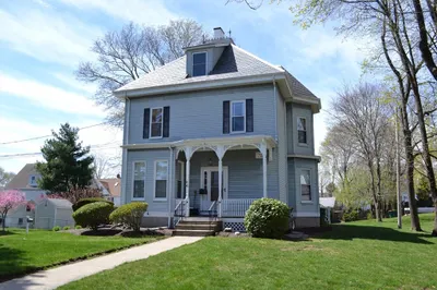 66 Hoyle St #3