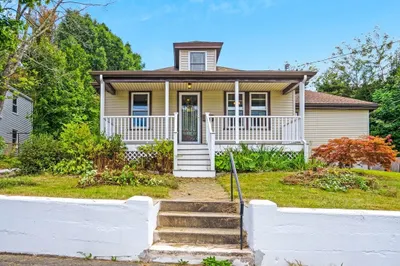24 Water St