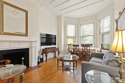 298 Commonwealth Ave #201