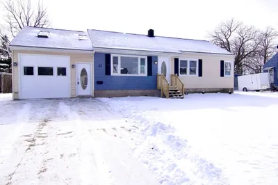 43 Edbert St