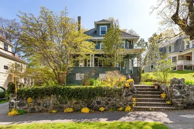 23 Devens Rd