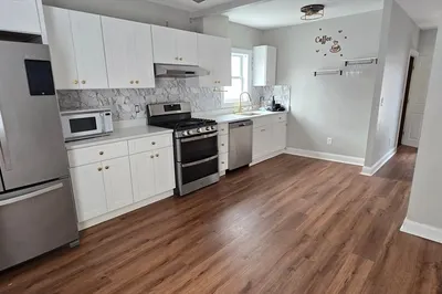 157 Earle St #2