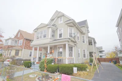 47 Mooreland St