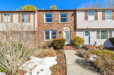 405 Village Dr #405 1