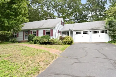 127 Anawan Rd 1