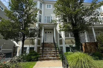 383 Hyde Park Ave #2