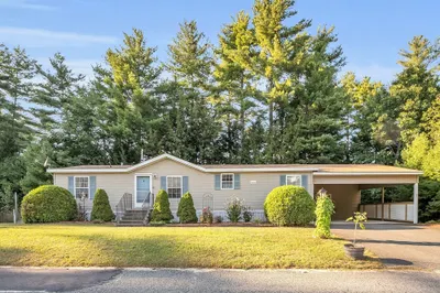 89 Earl Dr 1