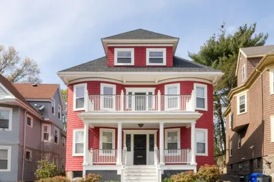 21 Mellen St