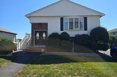 93-95 Pamela Cir #1