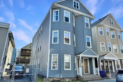104-106 Wayland St 1