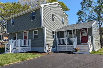 805 Valentine St 1