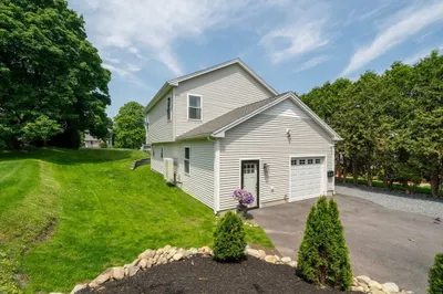 27 Joy St