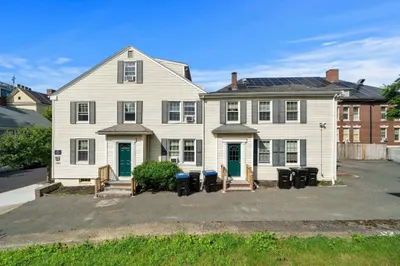 19 Essex St 1