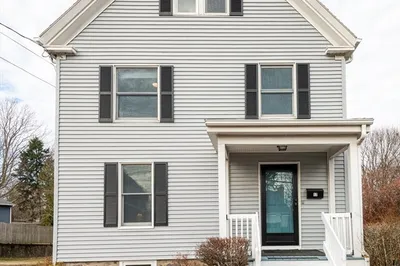 17 Lynnfield St