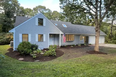 52 Captain Curtis Way 1