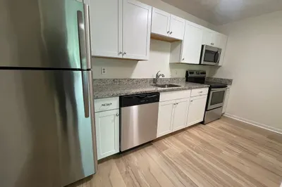 270 Quarry St #11