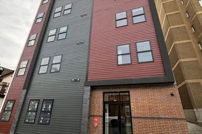 38 Walnut Ave #202