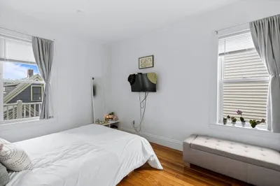 7 Hallam Street #3