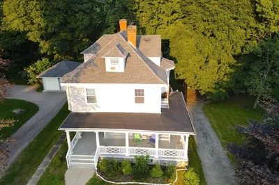 20 Beeching St