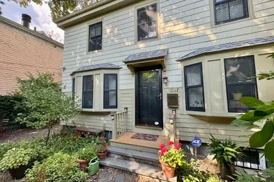 237 Mount Auburn St #237