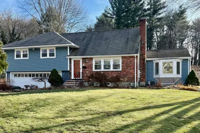 10 Snake Brook Rd 1