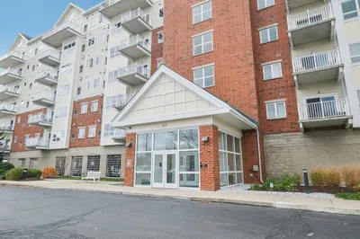 527 Pawtucket Blvd #207