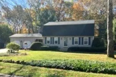141 Barry St 1