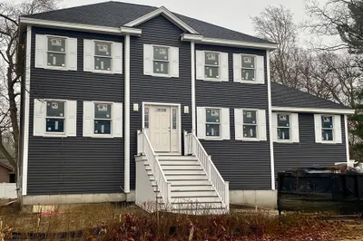 51 Bridle Road 1