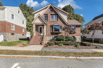 18 Gloria Rd