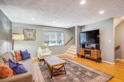 8 Gilmore Street #D 1